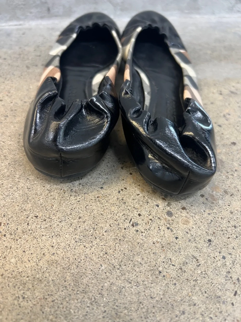 Burberry Black Leather Ballet Flats with Classic Check Trim - Picture 4 of 6